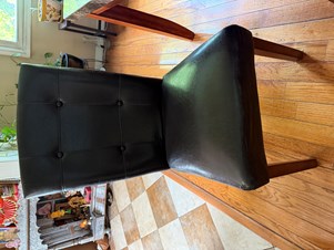 Dining Table With Five Leather Chairs in Edison, NJ