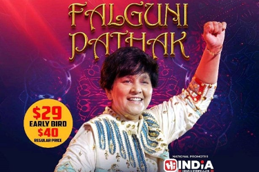 Falguni Pathak Dandiya Dhoom 2025 in Chicago in Schaumburg, IL