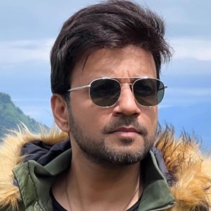 A RED CARPET AFFAIR New Year's Eve with DJ PRASHANT