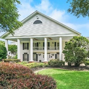 Ashelynn Manor