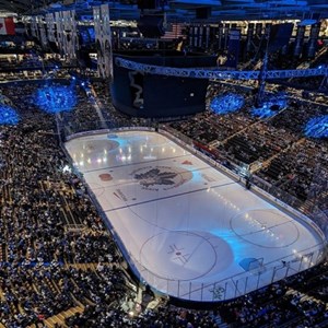 Scotiabank Arena in 40 Bay Street, TORONTO