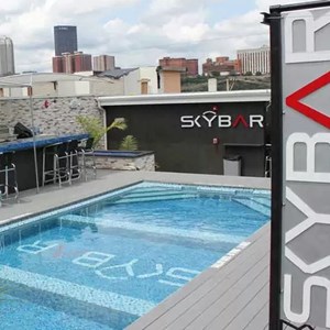 SKYBAR HEATED ROOFTOP 