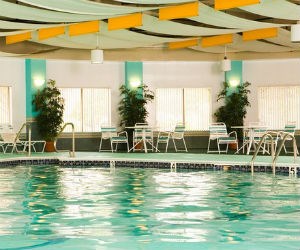 Radisson Hotel And Suites