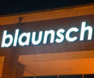 BLAUNSCH LOUNGE 