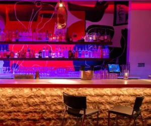 Corbu Lounge