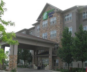 Holiday Inn Express & Suites