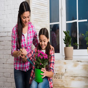 Here’s How to Hire a Nanny in Los Angeles from Start to Finish