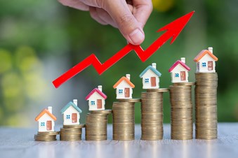 Which cities have the highest and lowest property taxes in the United States? in New York,NY