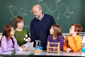 How to Choose the Right Chemistry Tutor for Your Needs in New York, NY