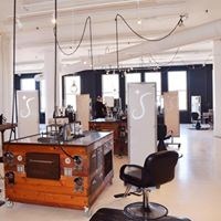 Skyline Downtown Salon in Kansas City, MO