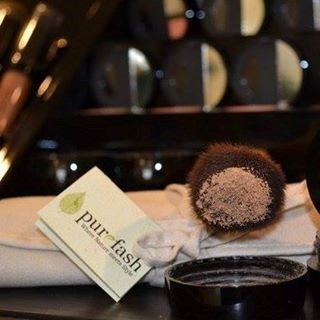 Flying Scissors Salon & Spa in Clermont, FL