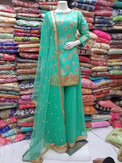 LLavish Boutique in Richmond, BC