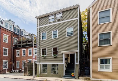 Asiya Shamim Realtor in Chantilly, VA