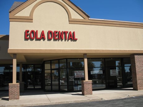 Eola Dental in Aurora, IL
