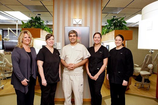 Dr. M. Shoaib Khan in Arlington Heights, IL