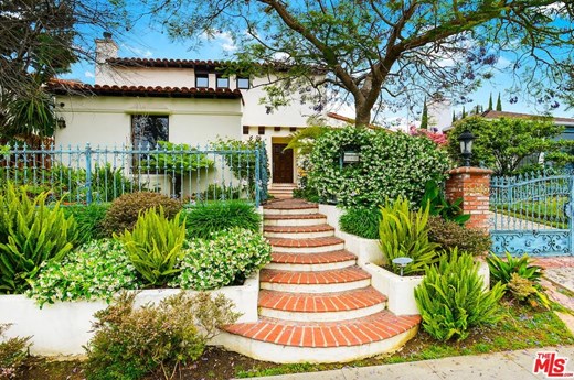 Namita Saini Realtor in Dixon, CA