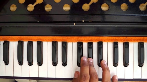 Bhavik Soni Singing Harmonium in Scarborough, ON