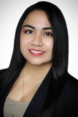 Realtor Karina Umana in Katy, TX