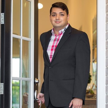 Hussain Kazmi - Real Estate Broker in Elmhurst, IL