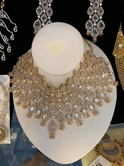 Indian Clothing And Jewelry Boutique in Avon, IN