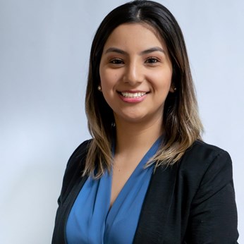 Arely Flores Realtor in Wheaton, IL