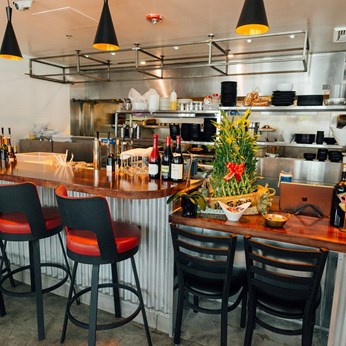 Kapoor's Akbar Indian Restaurant in Los Angeles, CA