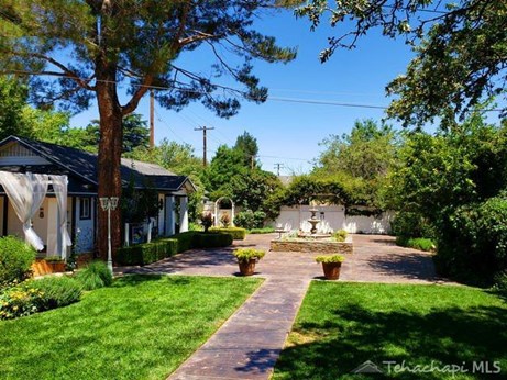 Nikki Afreen Realtor in Whittier, CA