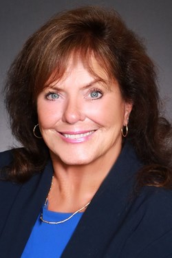 Lori Rosser Realtor in Kitty Hawk, NC