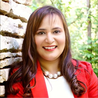 Tanvi Gandhi Realtor in Downers Grove, IL