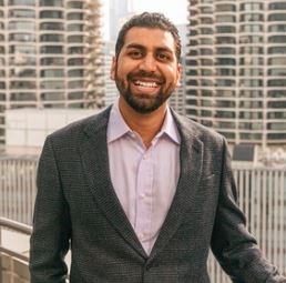 Aaron Gill Realtor in Chicago, IL