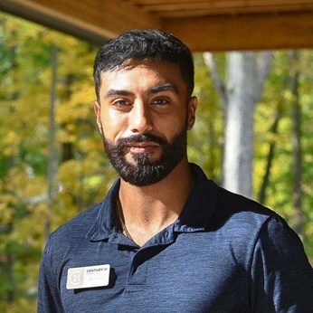 Gurvinder Gill Realtor in Carmel, IN