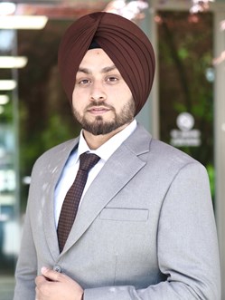 Binder Saini Realtor in Surrey, BC