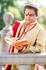 Acharya Kailash Sharma | Hindu Priest & Puja Services USA in Cincinnati, OH