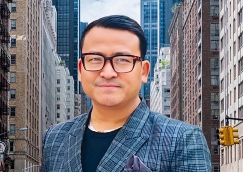Realtor Bicky Pulami in Valley Cottage, NY