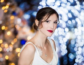 Elizabeth Terenchin Makeup Artist