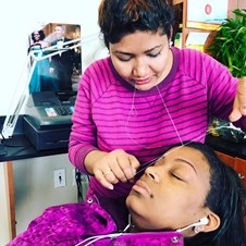 Pretty Eyebrow Threading & Henna