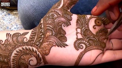 Henna Tattoo Specialist