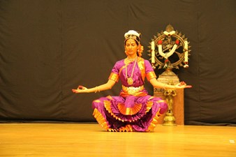 Viinyas Bollywood Dancer