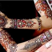 Henna Artist