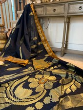 Looms And Weaves