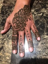 Traditional Henna Mehndi Services