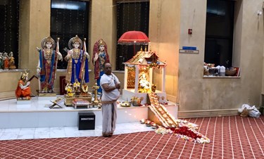 Hindu Priest Service