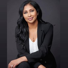 Namita Dhami Loan Advisor