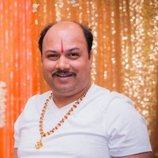 Priest Pandit Vinayak Pathak Ji