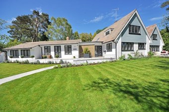 Riya Saini Realtor