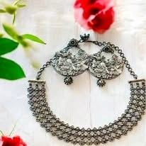 Moraa Moraa Jewelry