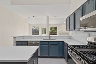 Anuradha Gupta - DHS Realty