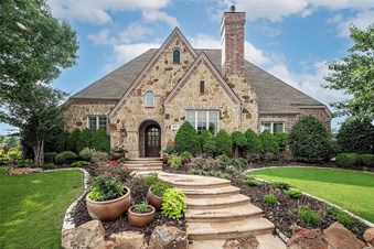 Anuradha Gupta - DHS Realty