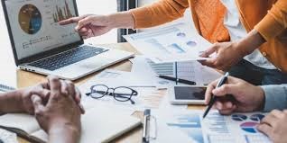Neelam Tripathi Financial Advisor