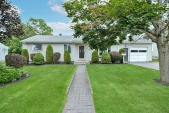 Anu Ollerhead - Trusted Real Estate Agent in Sharon, MA in Sharon, Sharon